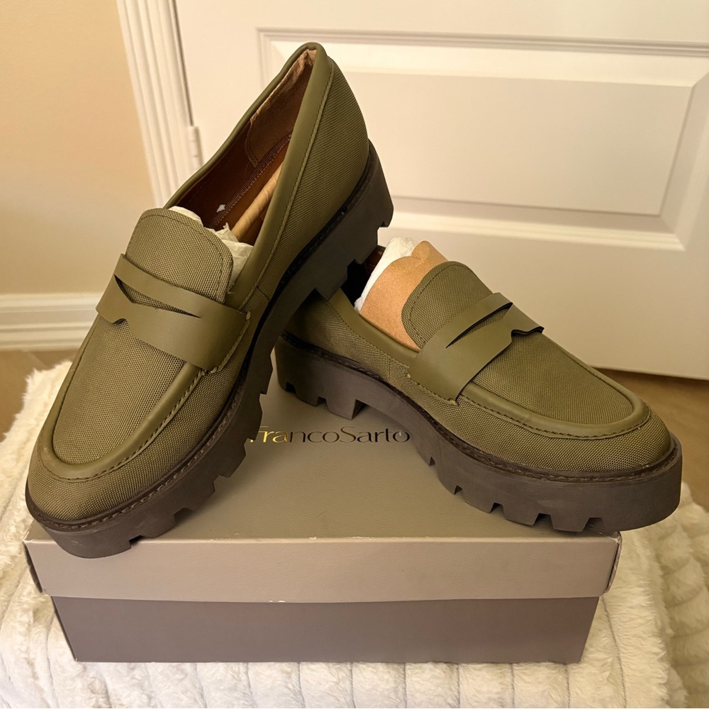 Franco Sarto Balin Loafers Women's Size 8M Green Canvas Lug Sole Pull-On